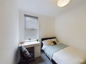 bed 2- click for photo gallery